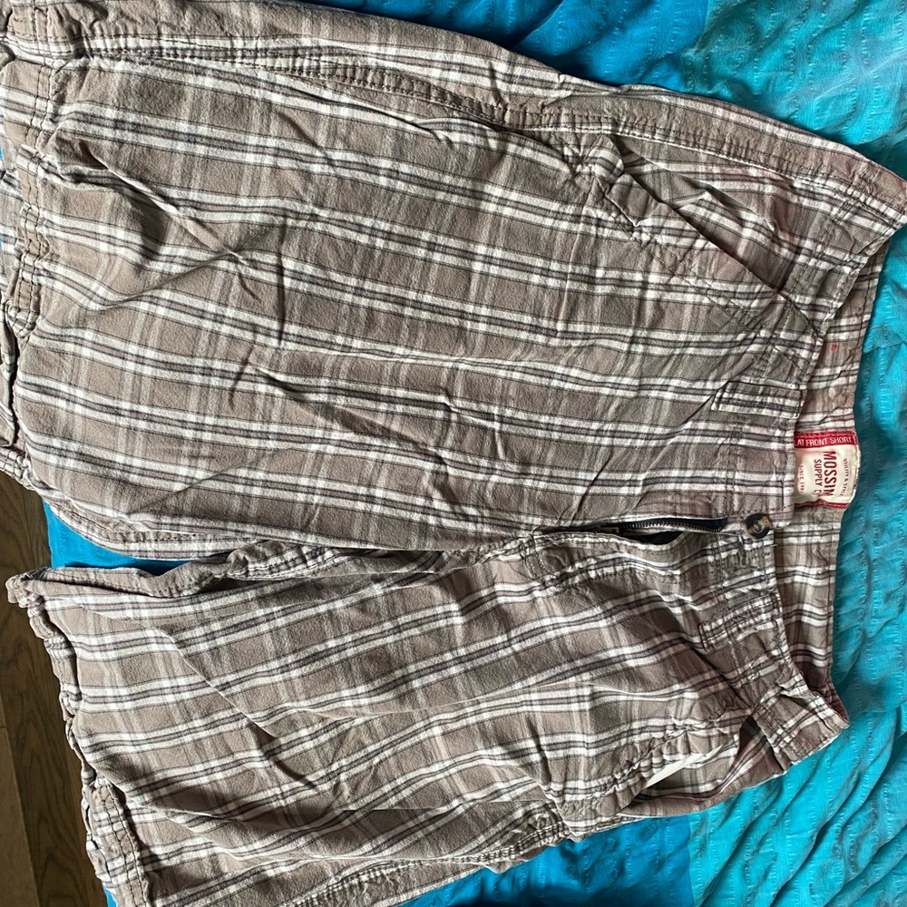 Mens Mossimo flat front shorts. Waist 32.